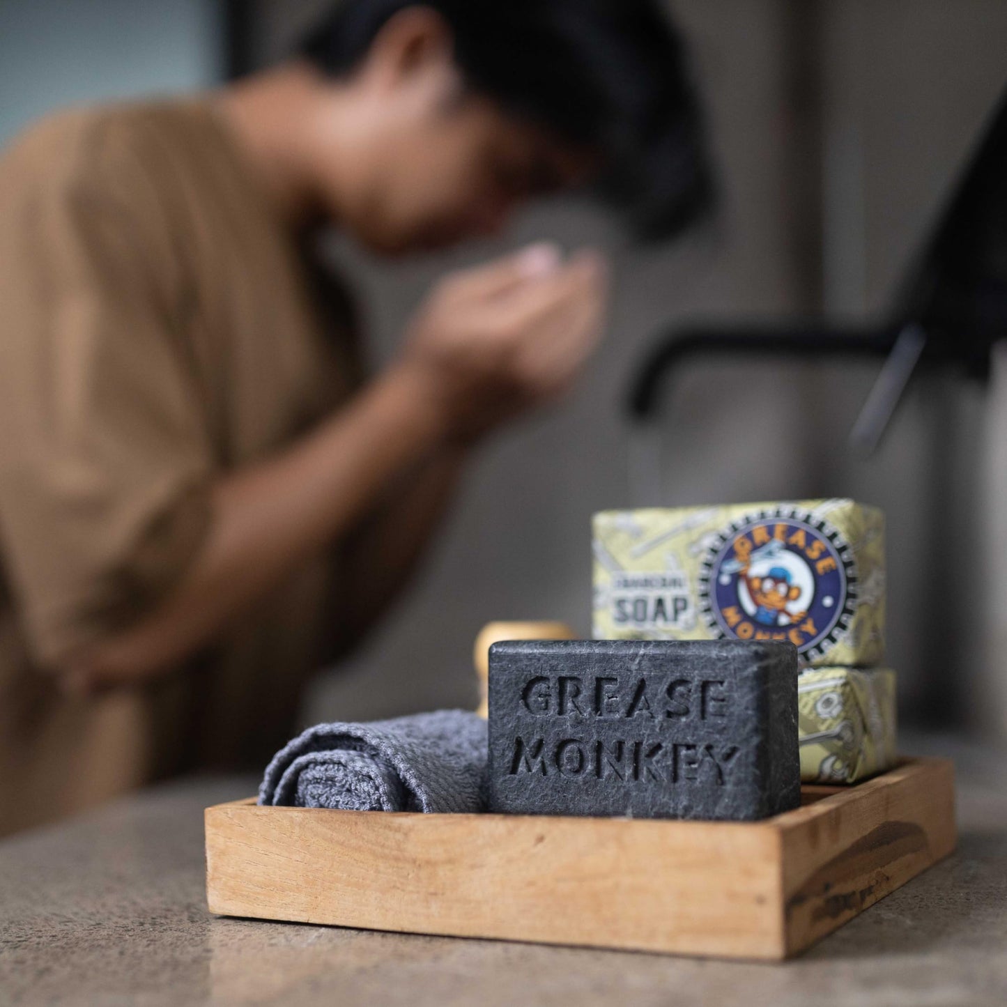 Bali Soap Grease Monkey - Natural Soap for Men, Dad, Husband - Special Father's Day Gift - Activated Charcoal Scrub for Mechanic - Cleans Dirty, Greasy Hands - Pack of 1, 7oz Bar