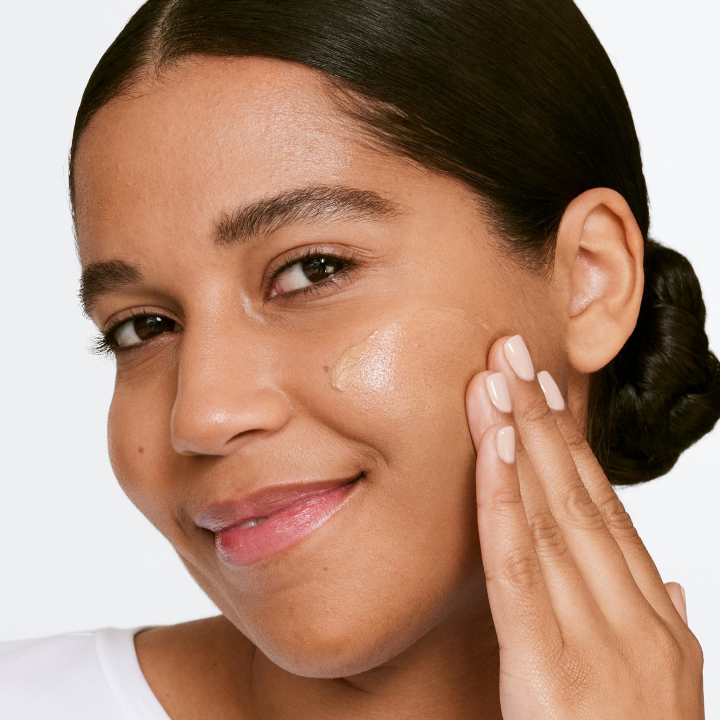 Clinique Moisture Surge Sheertint Hydrator Hydrating Tinted Moisturizer Broad Spectrum SPF 25 With Hyaluronic Acid + Aloe Water For All Skin Types | Sheer Coverage, Natural Finish, Light, 1.4 Fl Oz