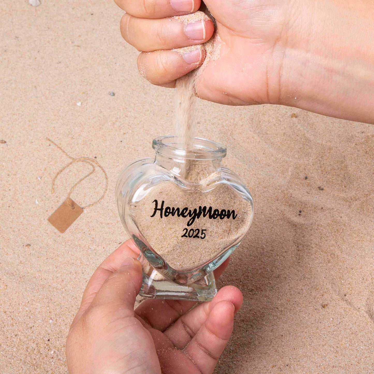 TUNGURIS Honeymoon Sand Keepsake Jar 2025，Bridal Shower, Wedding, Engagement, Honeymoon, Travel Gift for Couples, Newlywed, Fiance(Gift Box Includes) - 40ml Heart Shape Glass